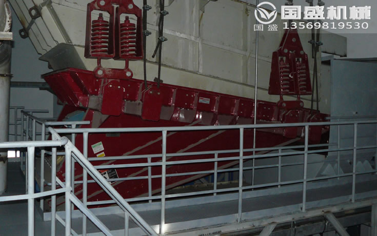 電機(jī)振動(dòng)給料機(jī)清理 電機(jī)振動(dòng)給料機(jī)清理